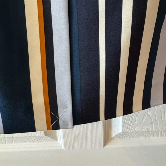 LAST CHANCE - Ann Taylor Striped Blue and White Pencil Skirt, NWT, size 12 - Picture 3 of 6